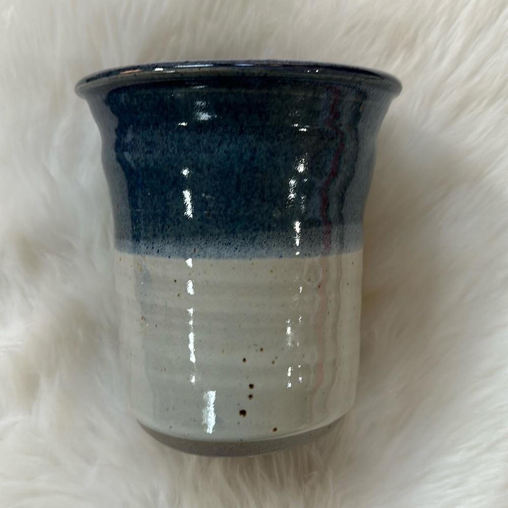 Smith signed blue white pottery croc